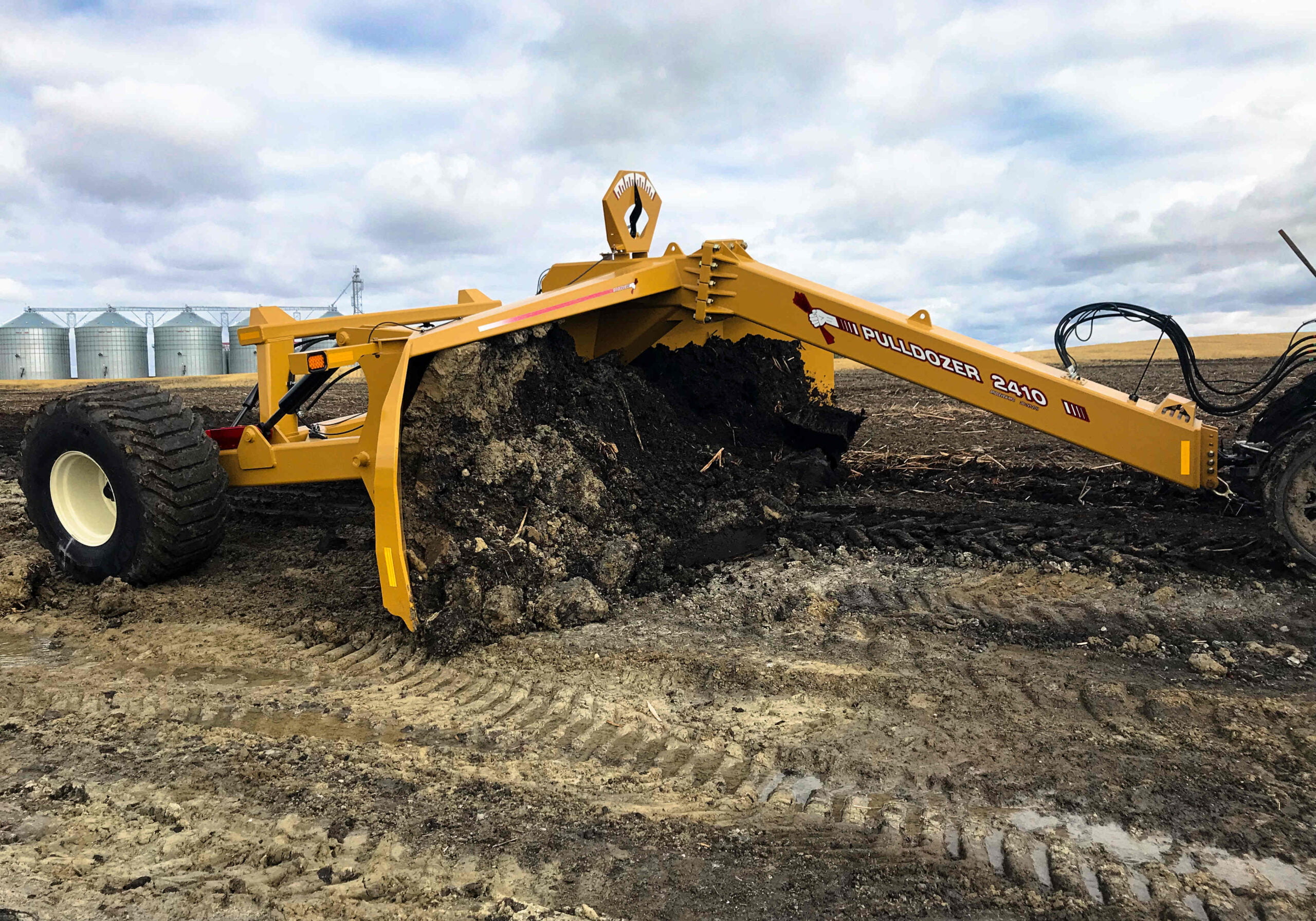 Bridegeview - Pulldozer 2410 backslope