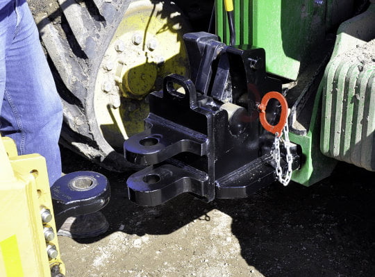 Bridgeview - Pulldozer scraper ag adapter hitch