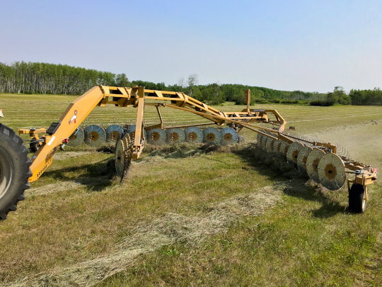 Bridgeview - Bale King VR683 hay rake kicker wheel