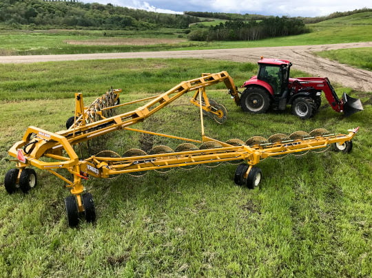 Bridgeview - Bale King VR683 hay rake super steer